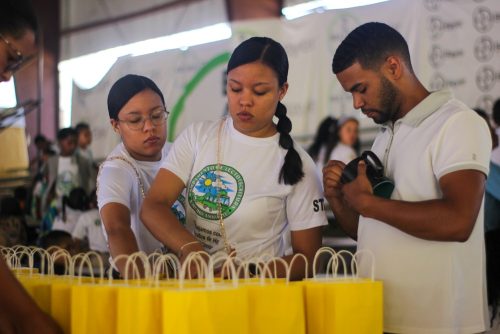 Campamento sembrado lecto-escritura y medio ambiente.
