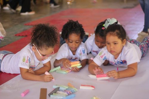 Campamento sembrado lecto-escritura y medio ambiente.