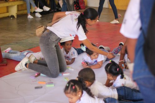 Campamento sembrado lecto-escritura y medio ambiente.