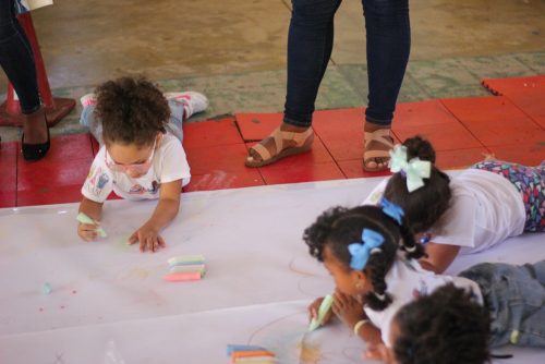 Campamento sembrado lecto-escritura y medio ambiente.