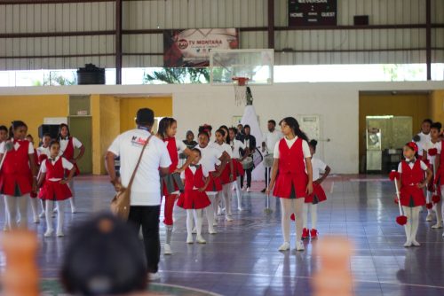 Campamento sembrado lecto-escritura y medio ambiente.