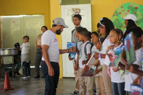 Campamento sembrado lecto-escritura y medio ambiente.