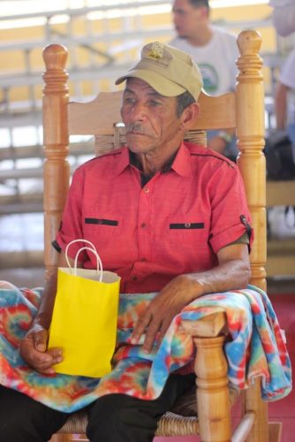 Campamento sembrado lecto-escritura y medio ambiente.